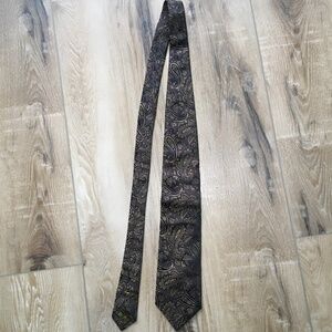 Neiman Marcus Oxford Crest Tie
